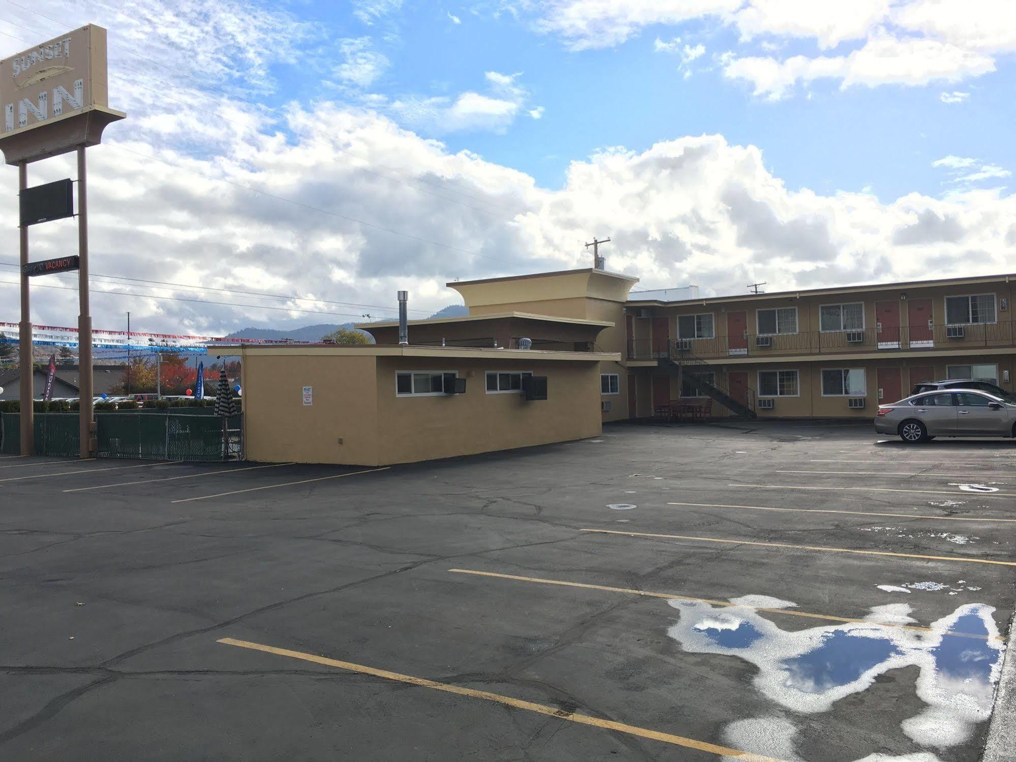 Sunset Inn Grants Pass Extérieur photo