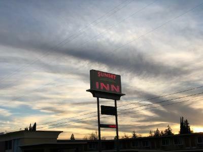 Sunset Inn Grants Pass Extérieur photo